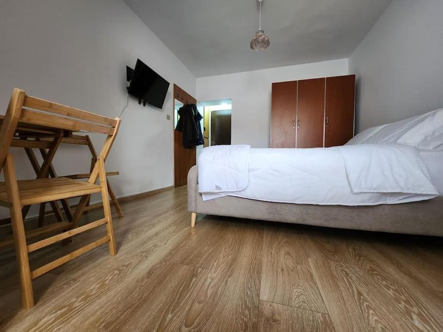 Andi'S Place-Comfy Studio-City Center Tirana Kültér fotó